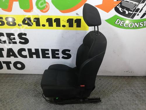 right-front-seat-renault-megane-iv-hatchback-b9amn_-2015-29428602 main image