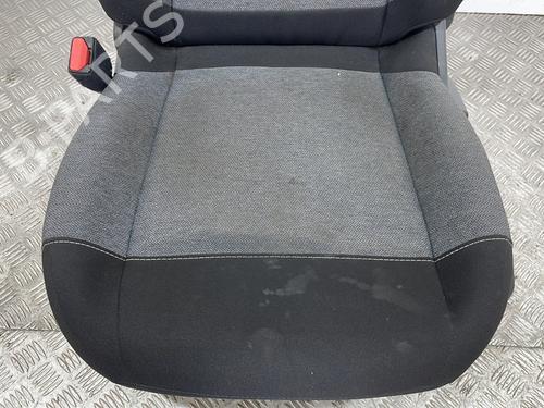 Left front seat CITROËN C4 III (BA_, BB_, BC_) 1.5 BlueHDi 130 (BBYHZB) | BP25666794C15 