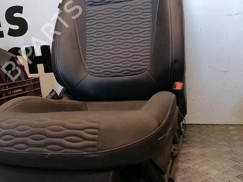 right-front-seat-opel-zafira-tourer-c-p12-2011-25668433 main image