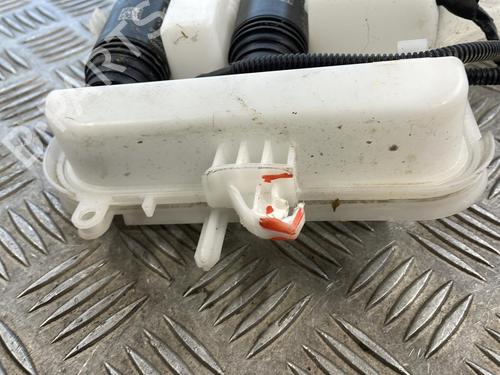 Used Windscreen washer tank BMW 1 (F20) 118 d (143 hp) 25662988