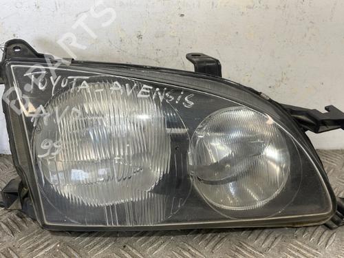 Højre forlygte TOYOTA AVENSIS (_T22_) 2.0 TD (CT220_, CT220R) (90 hp) 25669691