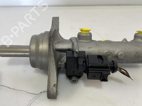 brake-master-cylinder-audi-a1-sportback-8xa-8xf-2011-2012-2013-2014-2015-2016-2017-2018-2019-25664023 main image