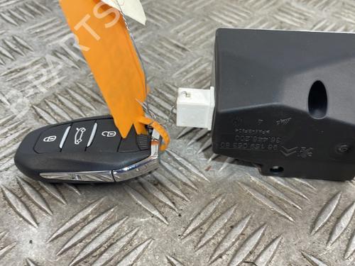 Card reader PEUGEOT 308 II (LB_, LP_, LW_, LH_, L3_) 1.5 BlueHDi 130 | BP25664515E4 