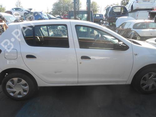 Used Steering wheel DACIA SANDERO II 1.0 SCe 75 (B8JC, B8JD, B8NC) (73 hp) 25668209