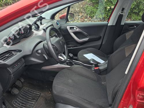 front-right-seatbelt-peugeot-2008-i-cu_-2013-32326731 main image