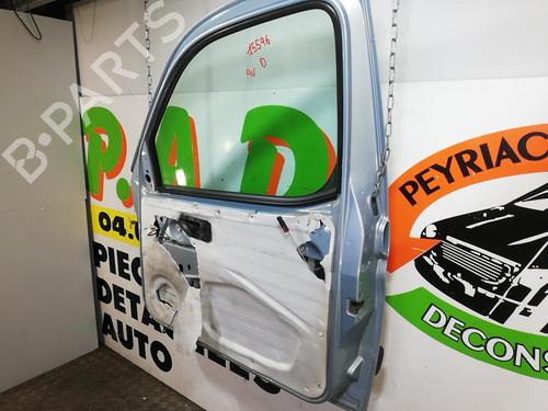 Used Right front door Right front door 25667689 25667689