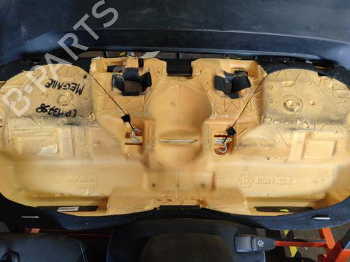 rear-seat-renault-megane-iv-hatchback-b9amn_-2015-28479341 main image