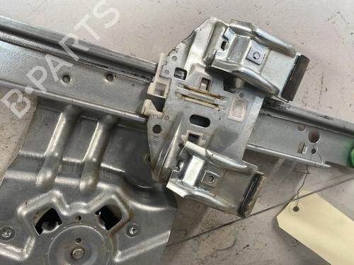 Used Front right window mechanism Front right window mechanism MERCEDES-BENZ SPRINTER 3,5-t Van (B906) 319 CDI / BlueTEC (906.631, 906.633, 906.635, 906.637) (190 hp) 25661850 25661850