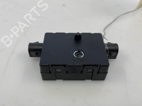 antennabase-bmw-1-f21-2011-2012-2013-2014-2015-2016-2017-2018-2019-25666688 main image