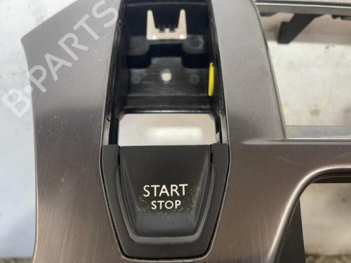 Switch CITROËN DS5 2.0 HDi 200 Hybrid4 All-wheel Drive | BP25669686I30 