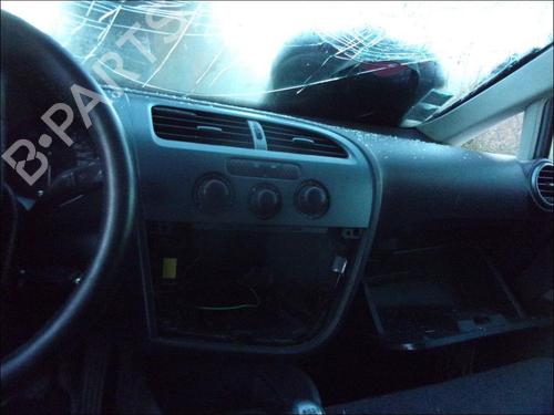 Left mirror SEAT LEON (1P1) 1.9 TDI | BP25666356C26 