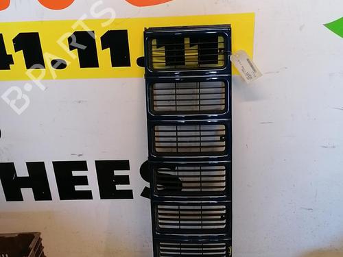Used Grille JEEP CHEROKEE (XJ) 2.5 TD 4x4 (116 hp) 25668432