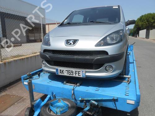 Left headlight PEUGEOT 1007 (KM_) 1.4 HDi | BP25663556C28 