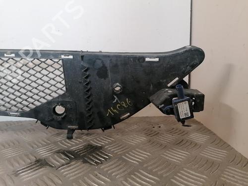 Used Grille Grille MERCEDES-BENZ CLA Coupe (C117) CLA 200 CDI / d (117.308) (136 hp) 25665857 25665857