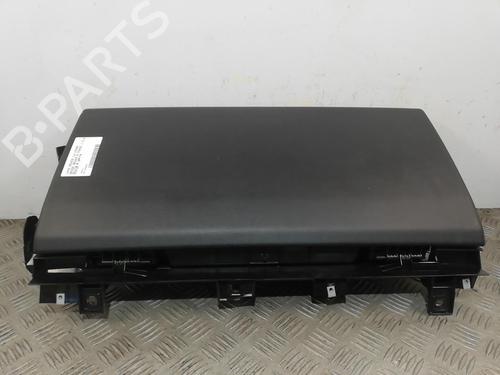 Glove box LAND ROVER RANGE ROVER SPORT II (L494) 3.0 SDV6 Hybrid 4x4 | BP25669915C95 