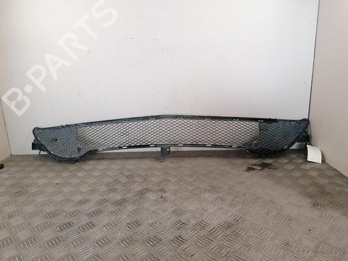 Used Grille MERCEDES-BENZ CLA Coupe (C117) CLA 200 CDI / d (117.308) (136 hp) 25665857