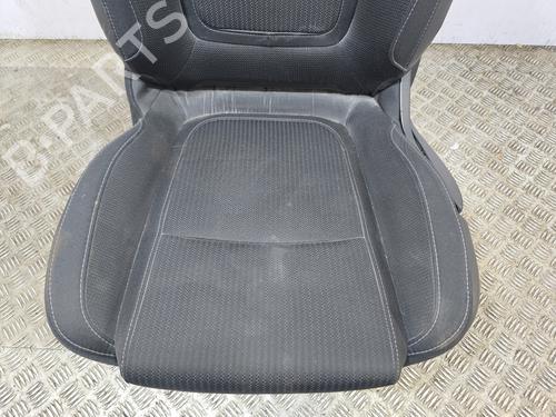 Stol høyre foran RENAULT MEGANE IV Hatchback (B9A/M/N_) 1.5 dCi 110 (B9A3) (110 hp) 30793265