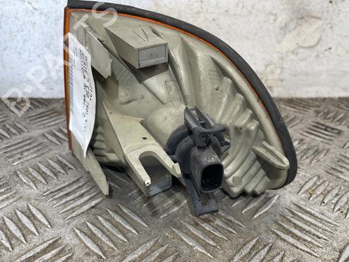 Used Right front indicator Right front indicator BMW 7 (E38) 740 i, iL (286 hp) 25661896 25661896