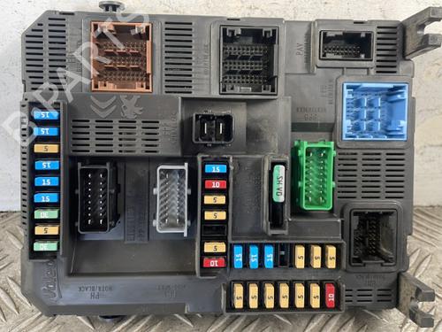 Used Fuse box PEUGEOT 208 I (CA_, CC_) 1.6 HDi / BlueHDi 75 (75 hp) 25670091