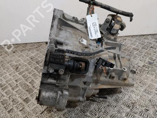 Used Gearbox Gearbox NISSAN X-TRAIL I (T30) 2.2 Di 4x4 (114 hp) 35990117 35990117