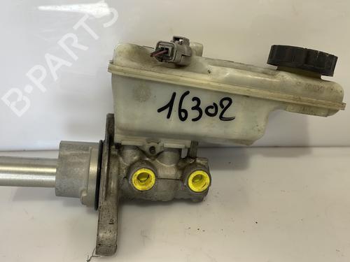 Used Brake master cylinder RENAULT KANGOO / GRAND KANGOO II (KW0/1_) 1.5 dCi 90 (KW05, KW08, KW0G, KW11) (90 hp) 25666613