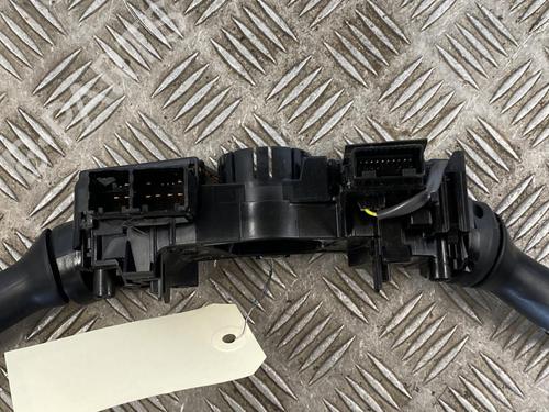 Steering column stalk TOYOTA YARIS (_P13_) 1.4 D (NLP130_, NLP130) | BP25667872I23 