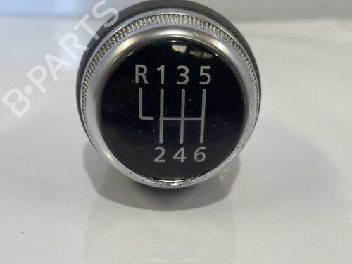 Used Shift knob Shift knob RENAULT CLIO V (B7_) 1.5 Blue dCi 85 (B7AG) (86 hp) 29301219 29301219