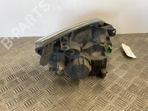 Faro izquierdo FORD FIESTA V (JH_, JD_) 1.6 16V | BP25670315C28