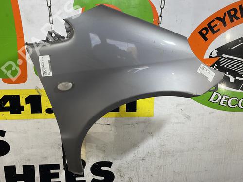 Used Right front fenders MERCEDES-BENZ A-CLASS (W168) A 170 CDI (168.008) (90 hp) 25669291