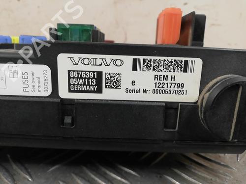 Fuse box VOLVO XC90 I (275) D5 AWD | BP25670543E1