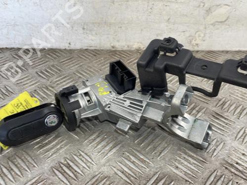 Used Ignition barrel Ignition barrel ALFA ROMEO MITO (955_) 1.3 MultiJet (955AXP1A, 955AYC1A) (95 hp) 25667150 25667150