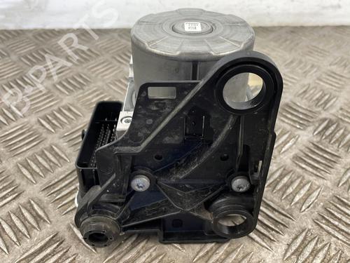 Used ABS pump ABS pump VW GOLF VII (5G1, BQ1, BE1, BE2) 1.4 TSI MultiFuel (125 hp) 25670155 25670155