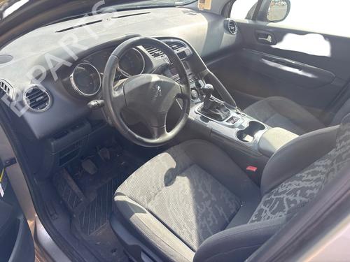 Used Right front seat Right front seat 39077452 39077452