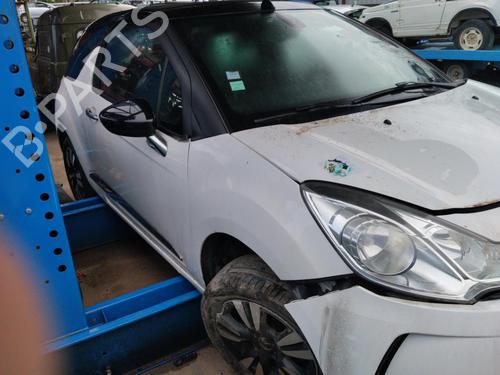 Fusée avant droite CITROËN DS3 (SA_) 1.6 VTi 120 (120 hp) 31977598