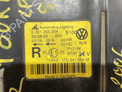 Right headlight VW TOURAN (1T1, 1T2) 2.0 TDI 16V | BP25669447C29