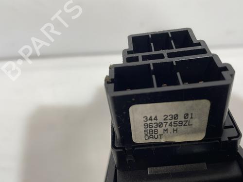 Steering column stalk PEUGEOT 206 Hatchback (2A/C) 1.9 D | BP25664060I23 