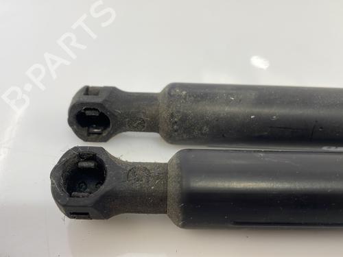 Tailgate lift support PEUGEOT 208 I (CA_, CC_) 1.2 VTI 82 | BP26557404C138