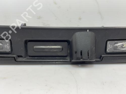 Used Licence plate light Licence plate light CITROËN C4 III (BA_, BB_, BC_) 1.5 BlueHDi 130 (BBYHZB) (131 hp) 25664108 25664108