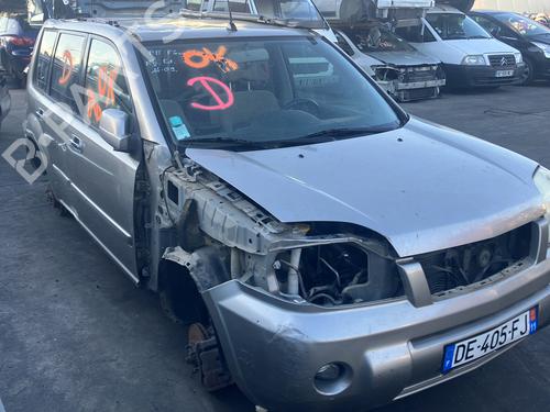 Right headlight NISSAN X-TRAIL I (T30) 2.2 Di 4x4 | BP25662704C29 