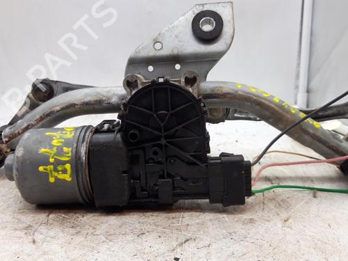 Used Front wiper motor RENAULT TWINGO II (CN0_) 1.5 dCi (CN0E) (64 hp) 25668707