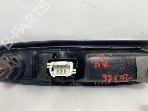 Used Right front window switch Right front window switch RENAULT CLIO II (BB_, CB_) 1.5 dCi (B/CB07) (65 hp) 25663973 25663973