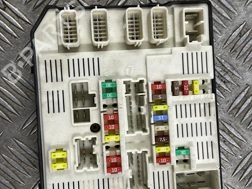 Used Fuse box RENAULT MEGANE III Hatchback (BZ0/1_, B3_) 1.5 dCi (BZ0C) (90 hp) 25665555
