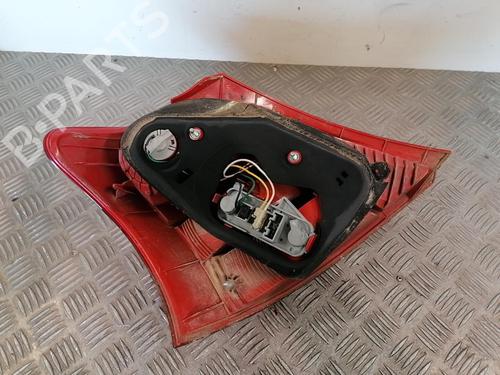 Used Right taillight TOYOTA YARIS (_P9_) 1.4 D-4D (NLP90_, NLP90R) (90 hp) 25670779