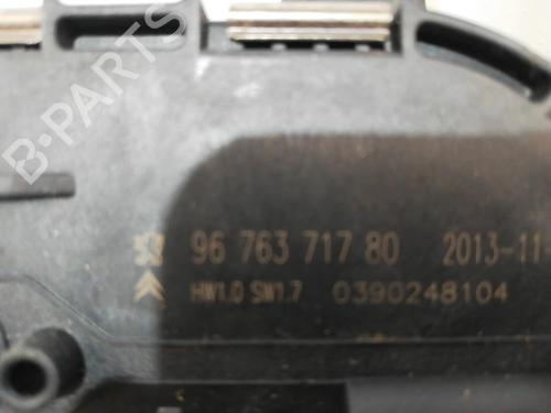 Used Front wiper motor CITROËN C4 Picasso II 1.6 THP 155 (156 hp) 25670198