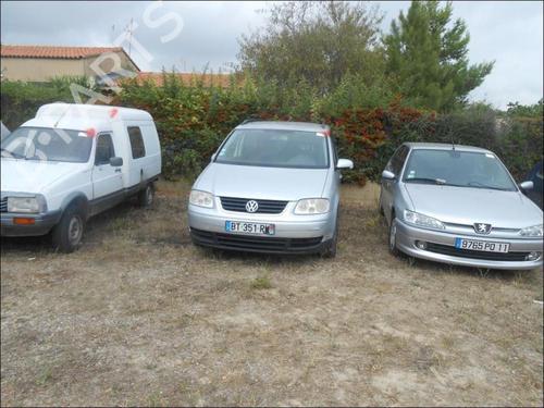Used Rear axle VW TOURAN (1T1, 1T2) 2.0 TDI (136 hp) 25663933