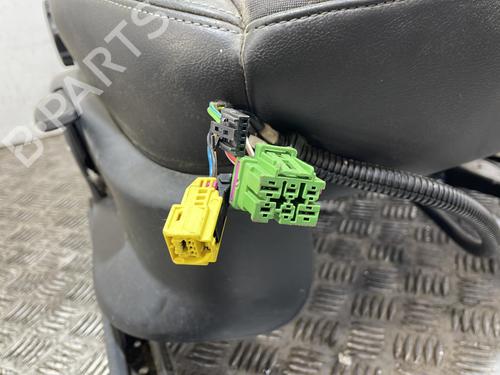 Used Right front seat AUDI A1 Sportback (8XA, 8XF) 1.6 TDI (90 hp) 25662793