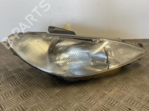 Højre forlygte PEUGEOT 206 Hatchback (2A/C) 1.4 i (75 hp) 25670314