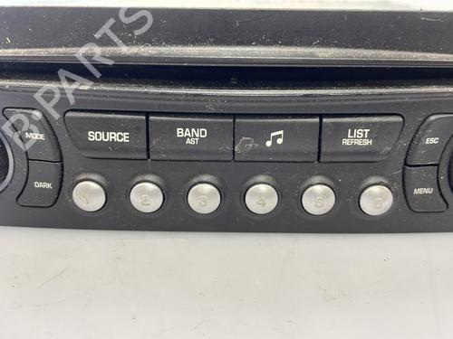 Used Radio Radio CITROËN C3 II (SC_) 1.1 i (60 hp) 27928239 27928239