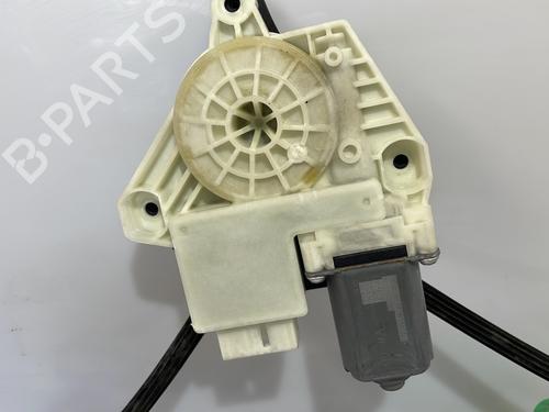 Used Right rear window motor Right rear window motor VW GOLF VII (5G1, BQ1, BE1, BE2) 1.4 TSI (140 hp) 27926599 27926599