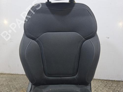 right-front-seat-renault-megane-iv-hatchback-b9amn_-2015-30793265 main image